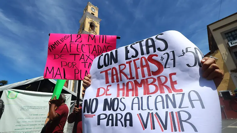 Protestan taxistas de Xalapa por nuevas tarifas